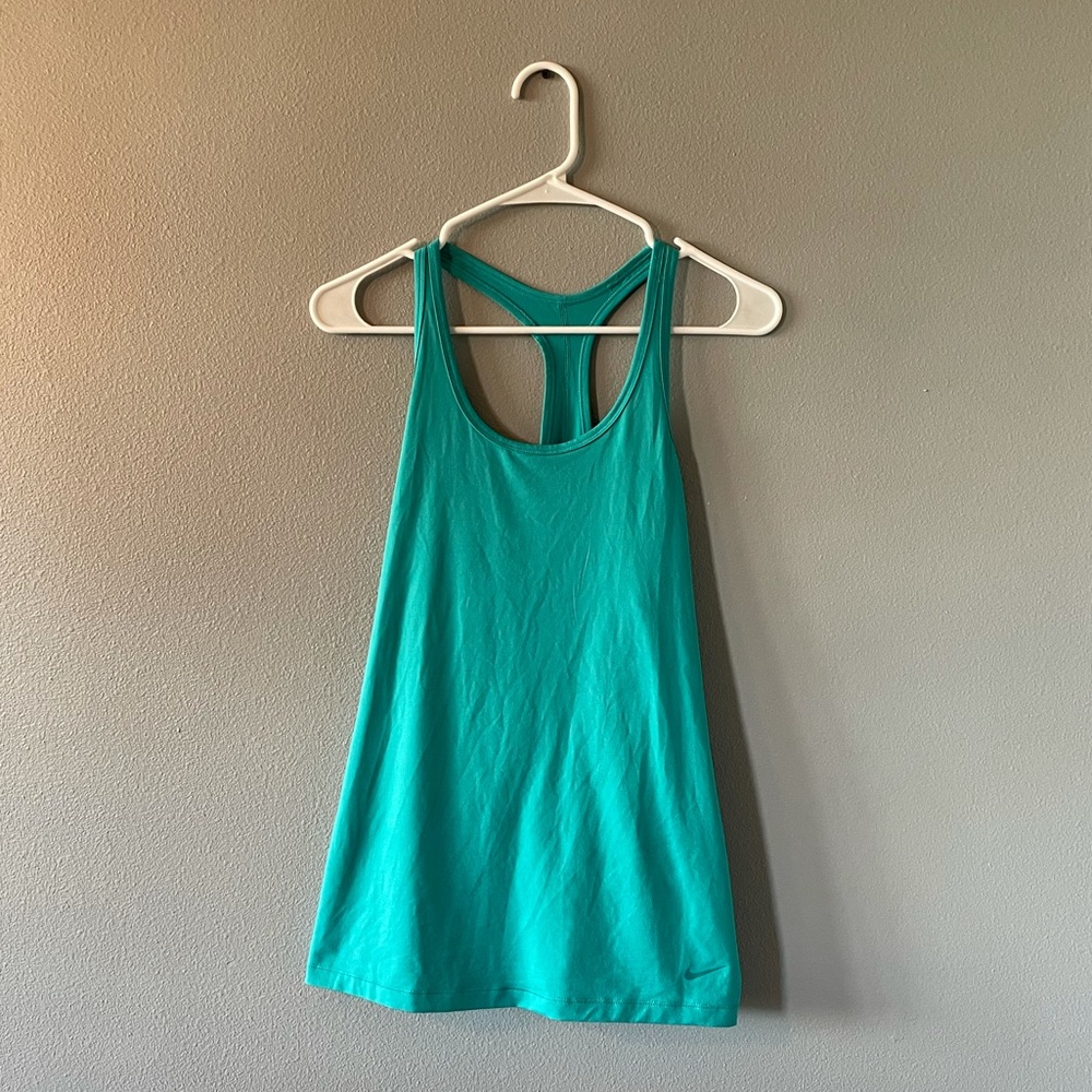 Nike work out tank size large